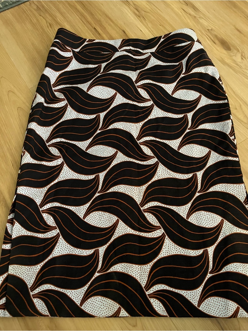 Ann Taylor Abstract Leaf-pencil skirt  size 8